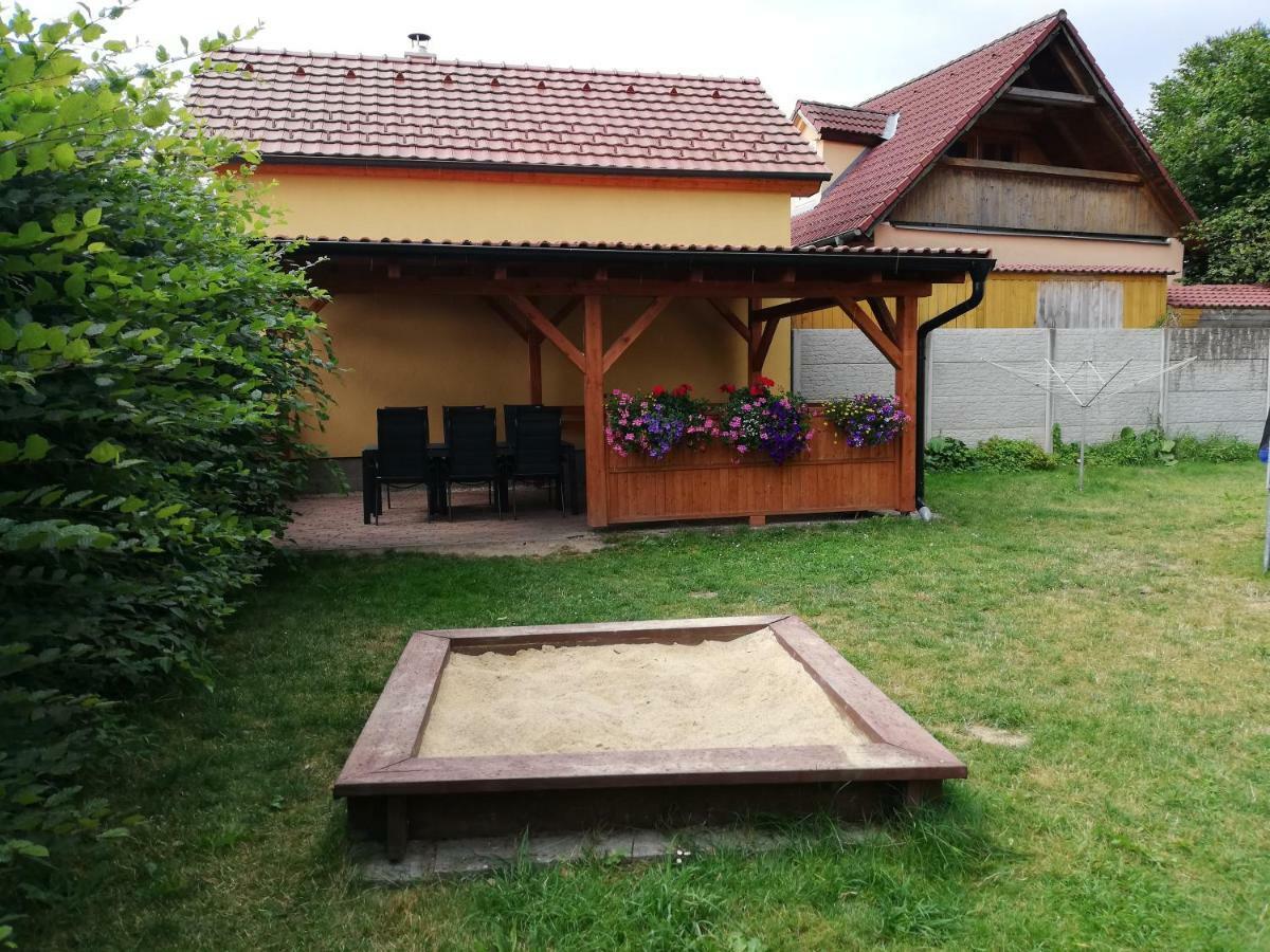Chata Černá v Pošumaví Cerna v Posumavi Exterior foto